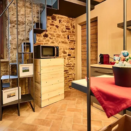 Apartment La Civetta, In Historical Center, Free Wifi